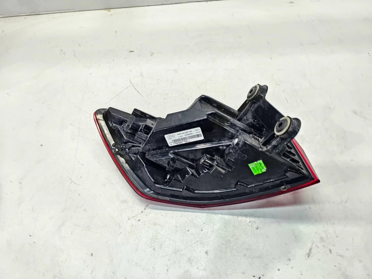 LAMPA PRAWY TYŁ W BŁOTNIK AUDI A4 B9 LIFT AVANT 8W9945092AA LED