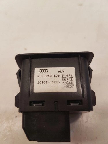 WŁĄCZNIK WYŁĄCZNIK ALARMU AUDI A4 A5 A6 4F0962109B