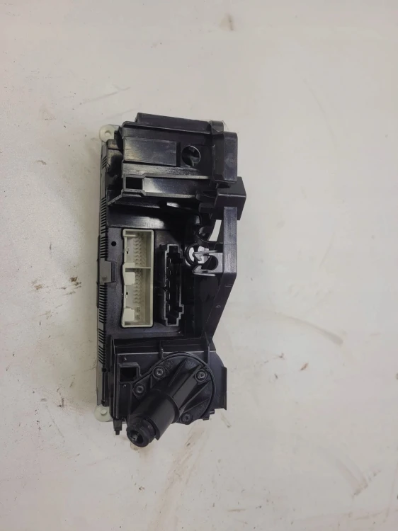 PANEL KLIMATRONIK AUDI A3 8P LIFT VW 3C2820045A