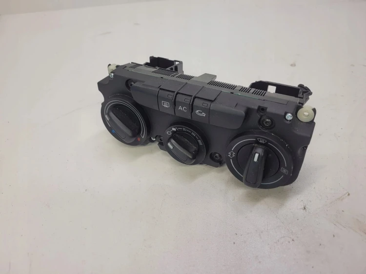 PANEL KLIMATRONIK AUDI A3 8P LIFT VW 3C2820045A
