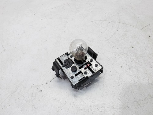 WKŁAD LAMPY LEWY LUB PRAWY TYŁ W KLAPĘ VOLKSWAGEN SHARAN 7M3945259