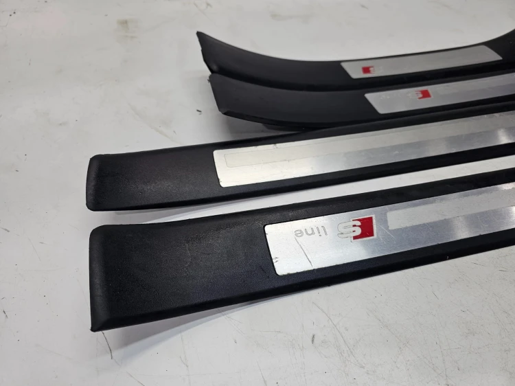 LISTWA LISTWY PROGOWE WEWNĘTRZNE KOMPLET AUDI A4 B6 B7