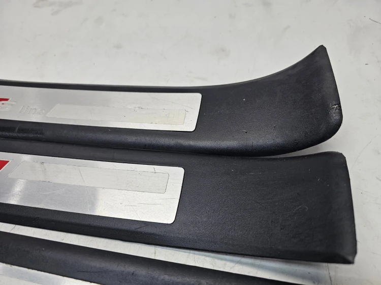 LISTWA LISTWY PROGOWE WEWNĘTRZNE KOMPLET AUDI A4 B6 B7