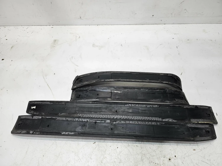 LISTWA LISTWY PROGOWE WEWNĘTRZNE KOMPLET AUDI A4 B6 B7