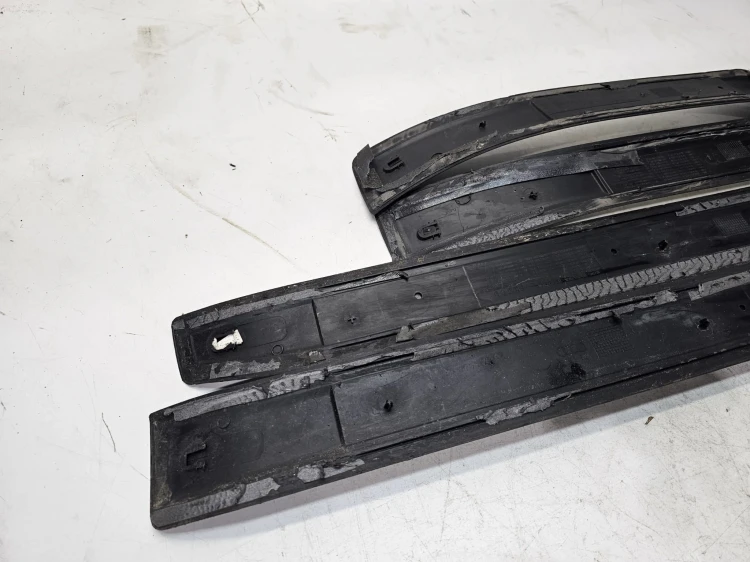 LISTWA LISTWY PROGOWE WEWNĘTRZNE KOMPLET AUDI A4 B6 B7