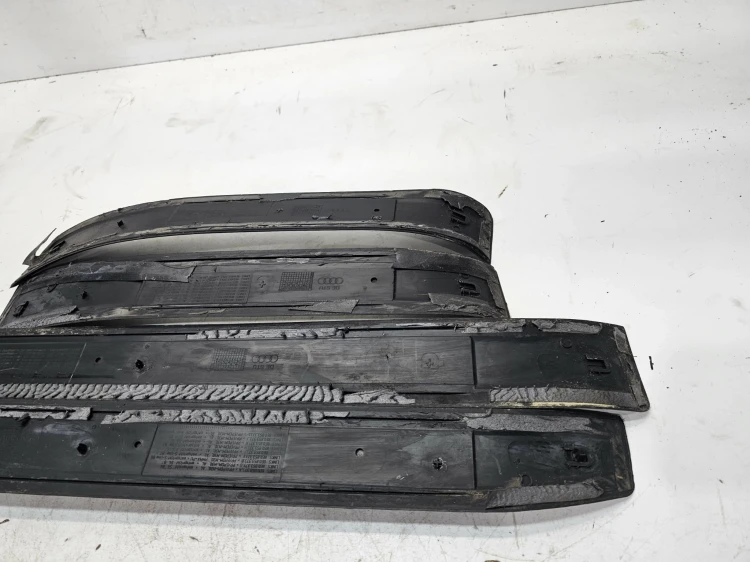 LISTWA LISTWY PROGOWE WEWNĘTRZNE KOMPLET AUDI A4 B6 B7