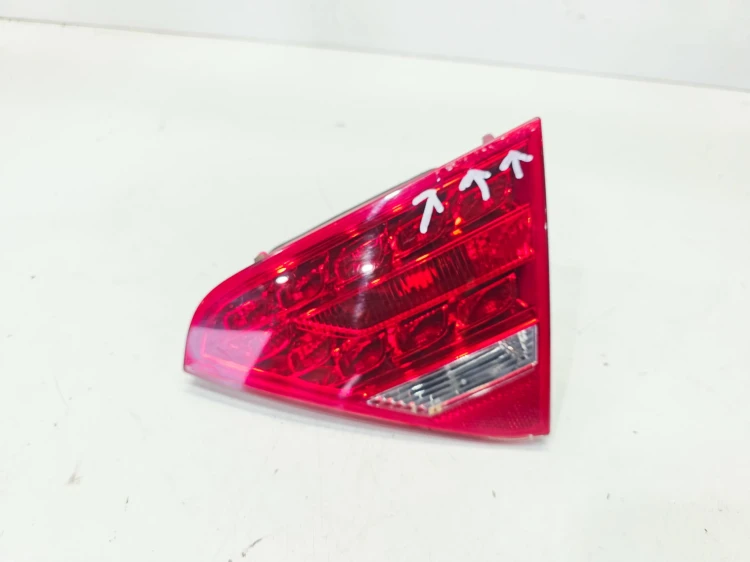 LAMPA LED PRAWY TYŁ Z KLAPY AUDI A5 COUPE 8T0945094A 2/25