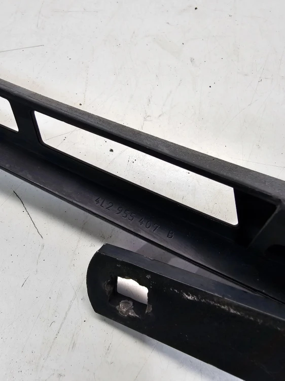 RAMIĘ WYCIERACZKI LEWE AUDI Q7 4L 4L2955407B UK