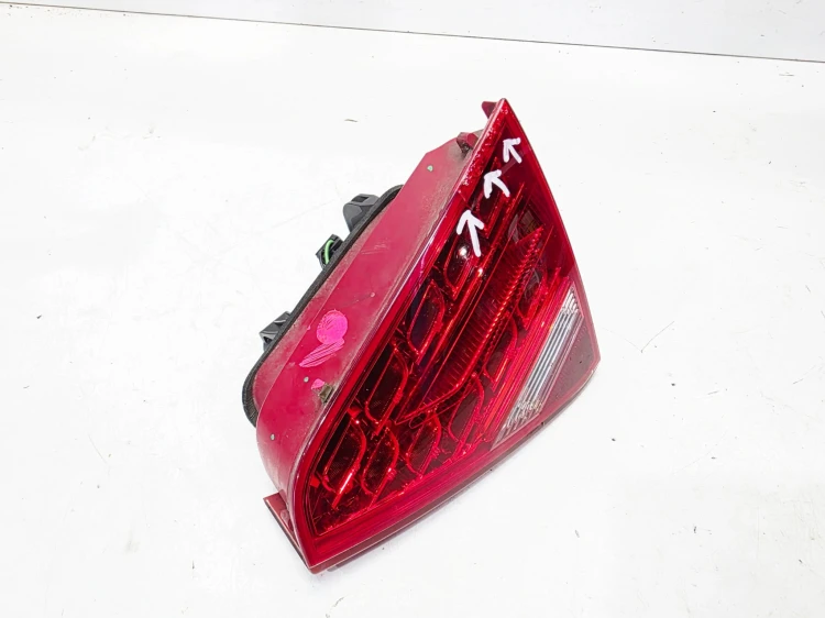 LAMPA LED PRAWY TYŁ Z KLAPY AUDI A5 COUPE 8T0945094A 2/25