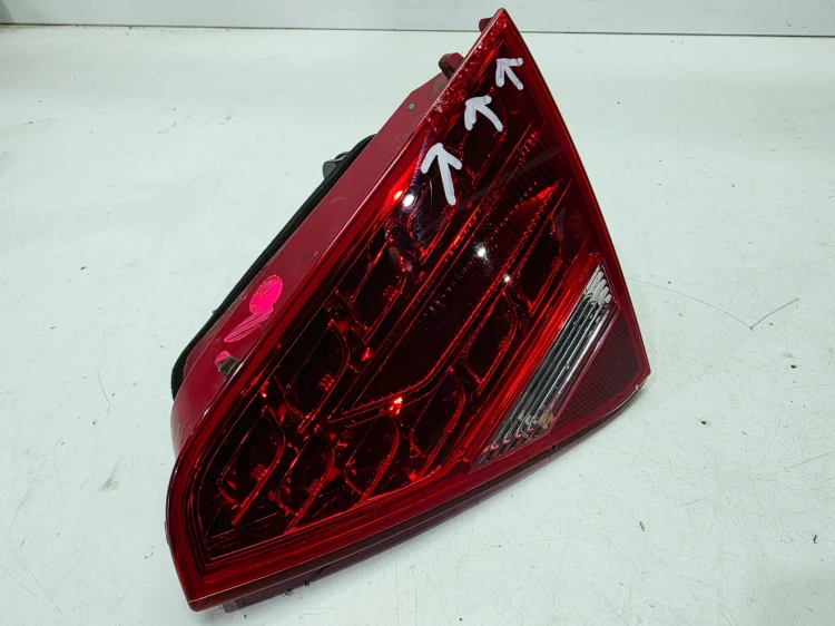 LAMPA LED PRAWY TYŁ Z KLAPY AUDI A5 COUPE 8T0945094A 2/25