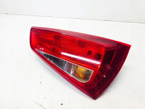 LAMPA PRAWY TYŁ W KLAPĘ ZWYKŁA NA ŻARÓKI AUDI A1 8X 8X0945094 1/25