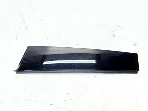 NAKŁADKA OSŁONA SŁUPKA DRZWI PRAWY TYŁ AUDI Q4 E-TRON 89A839902A