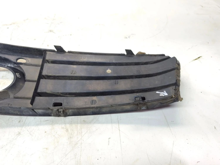 KRATKA ATRAPA ZDERZAKA PRAWA AUDI A4 B8 8K0807682A