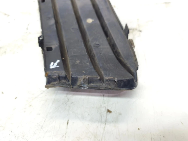KRATKA ATRAPA ZDERZAKA PRAWA AUDI A4 B8 8K0807682A