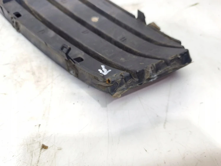 KRATKA ATRAPA ZDERZAKA PRAWA AUDI A4 B8 8K0807682A