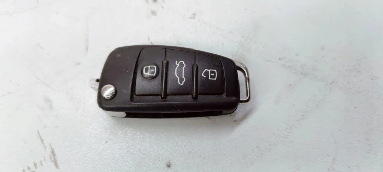 KLUCZYK PILOT SCYZORYK AUDI A3 8P 8P0837220D *44*