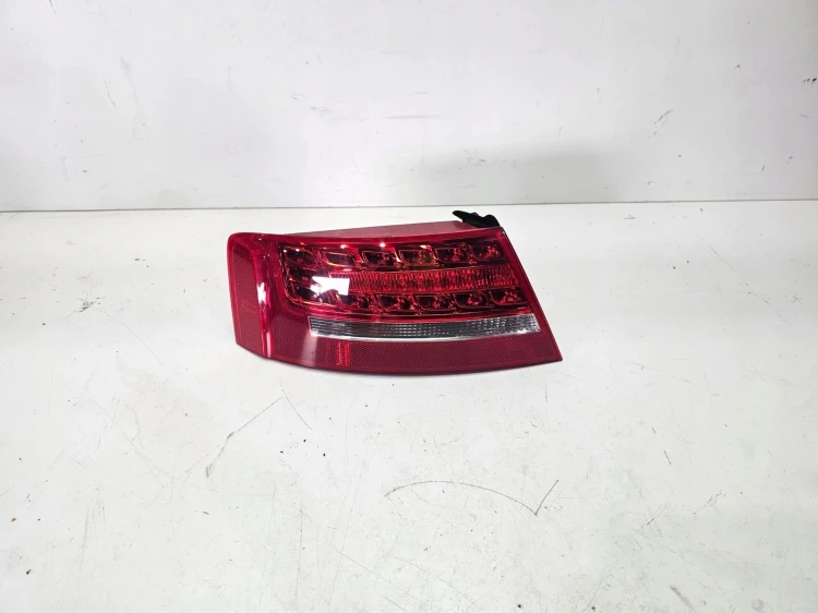 LAMPA LEWY TYŁ LED Z BŁOTNIKA AUDI A5 8T COUPE 8T0945095D