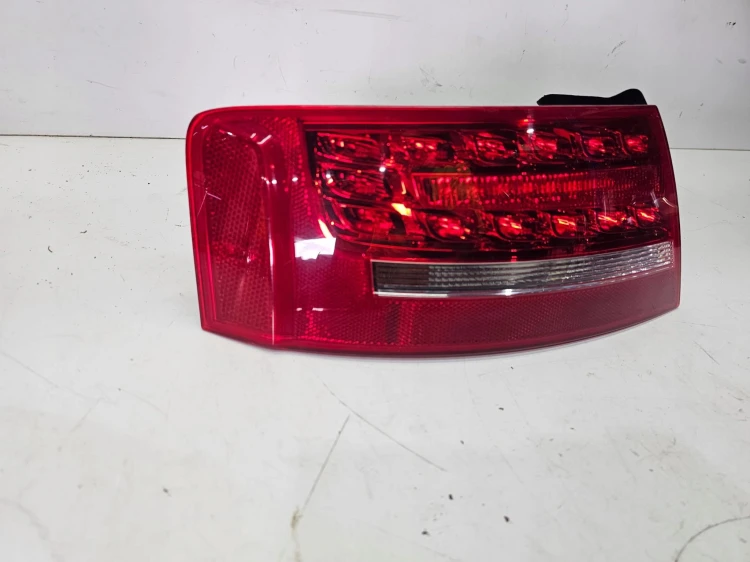 LAMPA LEWY TYŁ LED Z BŁOTNIKA AUDI A5 8T COUPE 8T0945095D