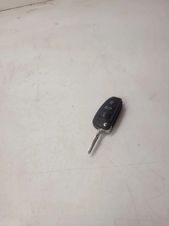 KLUCZYK PILOT SCYZORYK AUDI A6 C6 Q7 4F0837220R *9