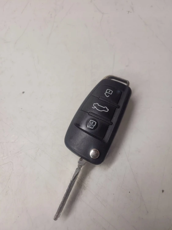 KLUCZYK PILOT SCYZORYK AUDI A6 C6 Q7 4F0837220R *9