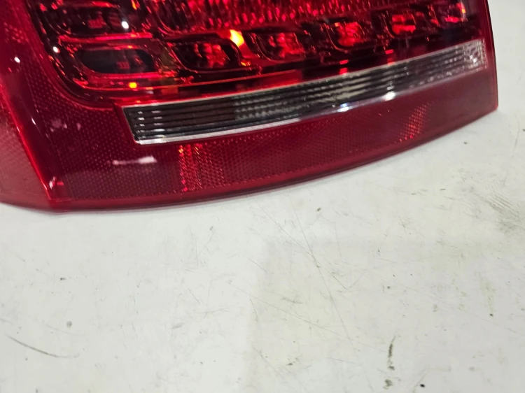 LAMPA LEWY TYŁ LED Z BŁOTNIKA AUDI A5 8T COUPE 8T0945095D
