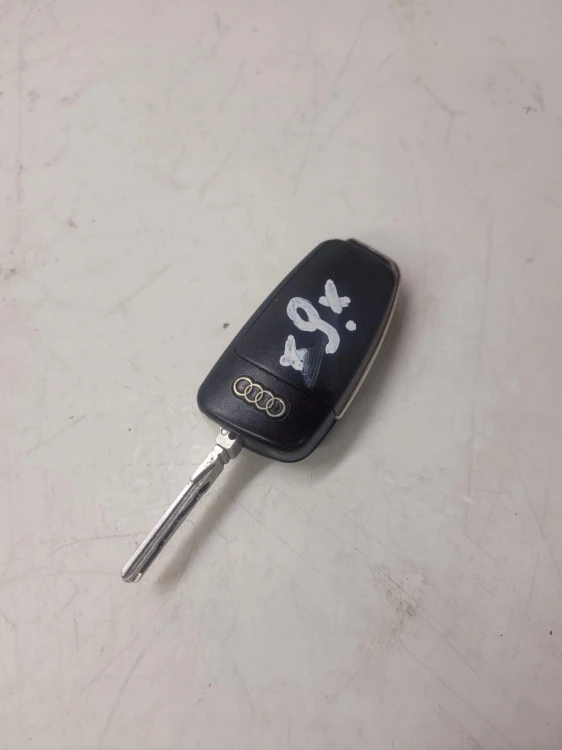 KLUCZYK PILOT SCYZORYK AUDI A6 C6 Q7 4F0837220R *9