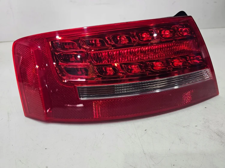 LAMPA LEWY TYŁ LED Z BŁOTNIKA AUDI A5 8T COUPE 8T0945095D