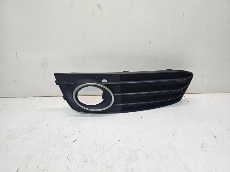 KRATKA ATRAPA ZDERZAKA LEWA AUDI A4 B8 8KD807681