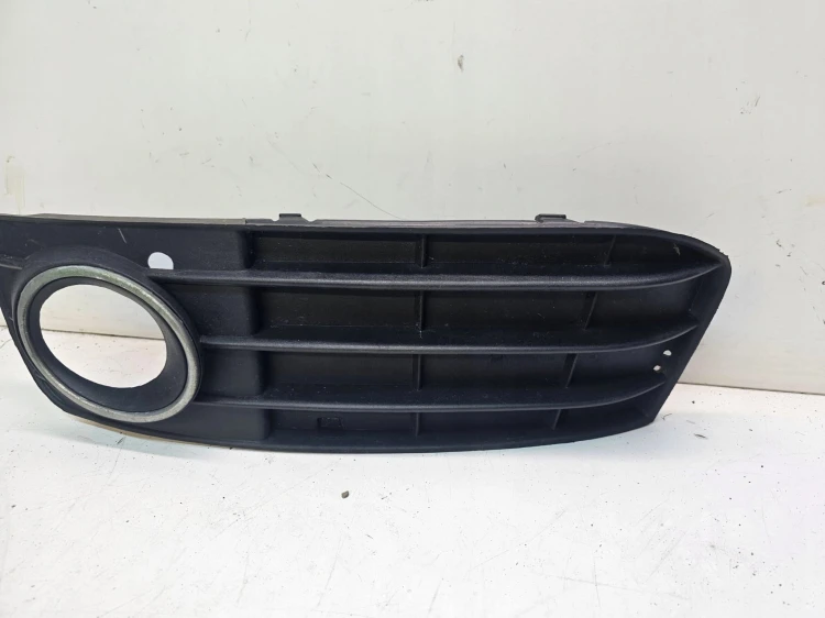 KRATKA ATRAPA ZDERZAKA LEWA AUDI A4 B8 8KD807681