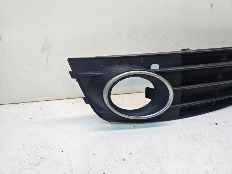KRATKA ATRAPA ZDERZAKA LEWA AUDI A4 B8 8KD807681