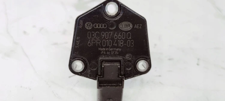 CZUJNIK POZIOMU OLEJU AUDI A6 A8 3.0TDI 03C907660Q
