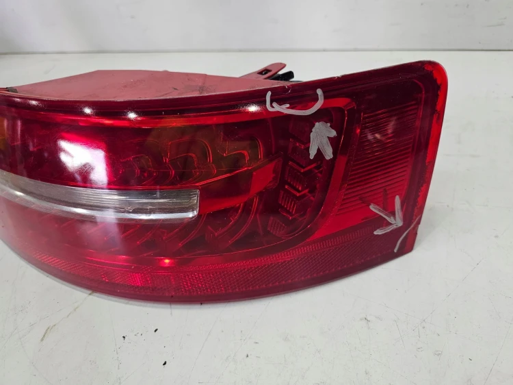 LAMPA PRAWY TYŁ W BŁOTNIK LED AUDI A6 C6 SEDAN LIFT 4F5945096J