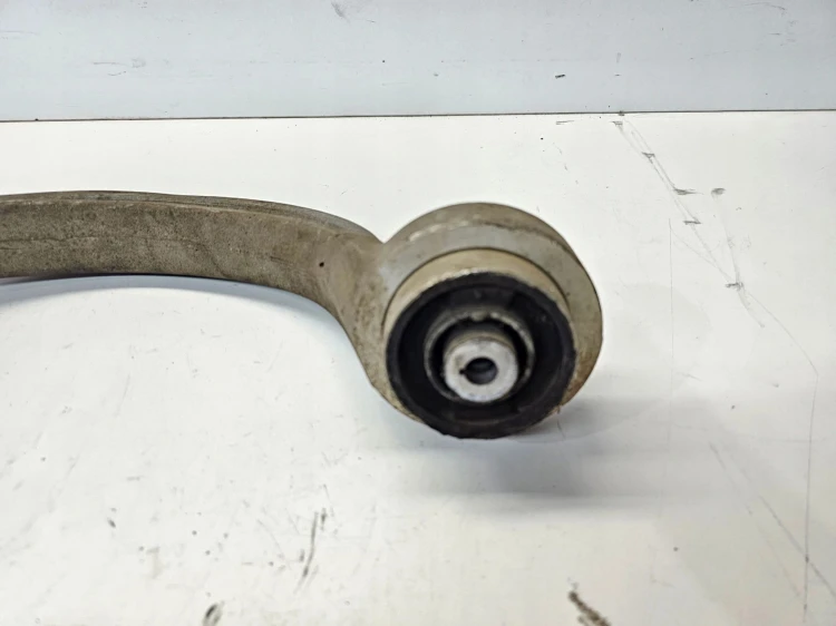 WAHACZ LEWY PRZÓD AUDI A4 A5 Q5 A6 A7 4G0407695