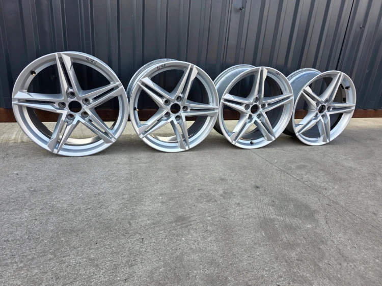 FELGA FELGI KOMPLET VW SKODA AUDI A4 B9 A5 8W 8.0J R18 ET40 8W0601025R 8/26