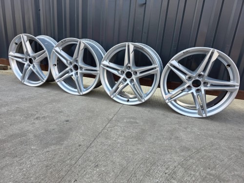 FELGA FELGI KOMPLET VW SKODA AUDI A4 B9 A5 8W 8.0J R18 ET40 8W0601025R 8/26