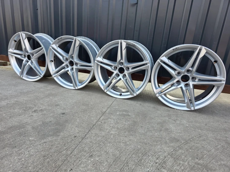 FELGA FELGI KOMPLET VW SKODA AUDI A4 B9 A5 8W 8.0J R18 ET40 8W0601025R 8/26