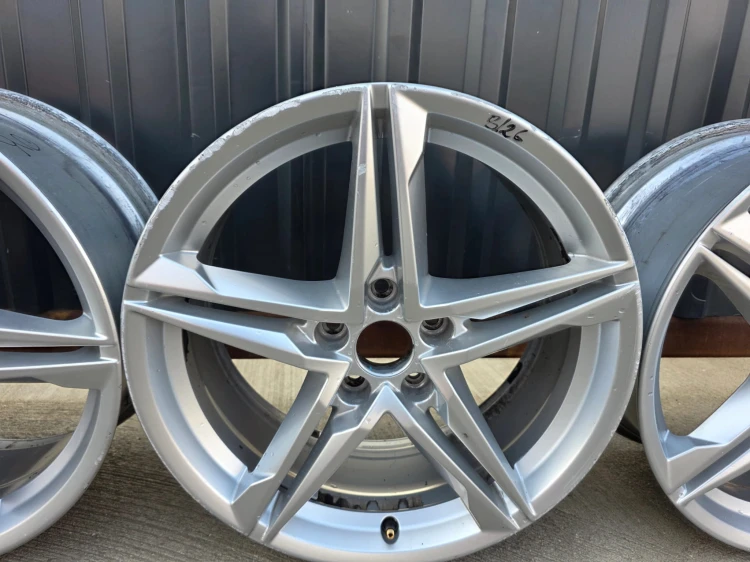 FELGA FELGI KOMPLET VW SKODA AUDI A4 B9 A5 8W 8.0J R18 ET40 8W0601025R 8/26