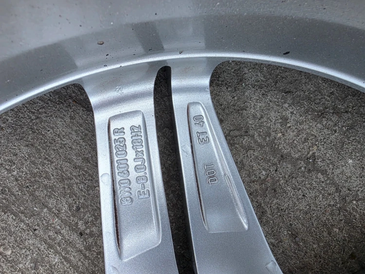 FELGA FELGI KOMPLET VW SKODA AUDI A4 B9 A5 8W 8.0J R18 ET40 8W0601025R 8/26