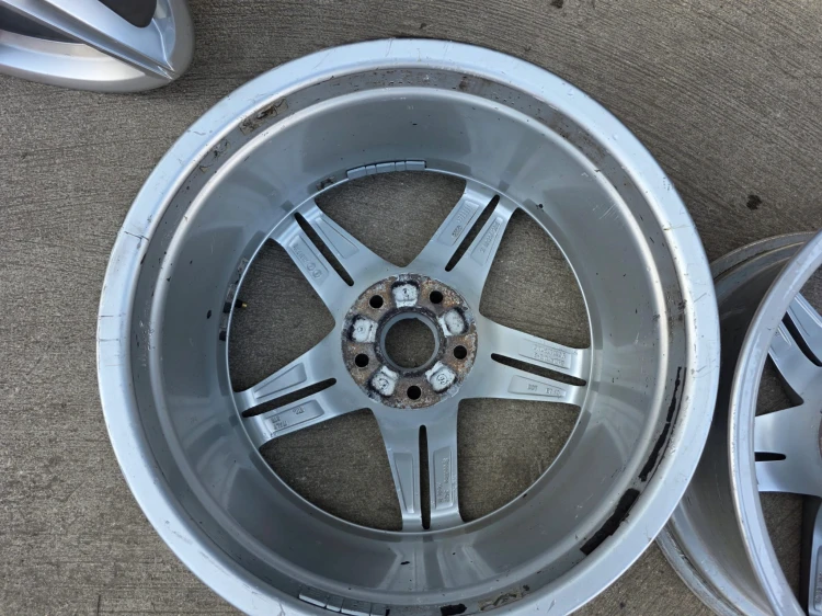 FELGA FELGI KOMPLET VW SKODA AUDI A4 B9 A5 8W 8.0J R18 ET40 8W0601025R 8/26