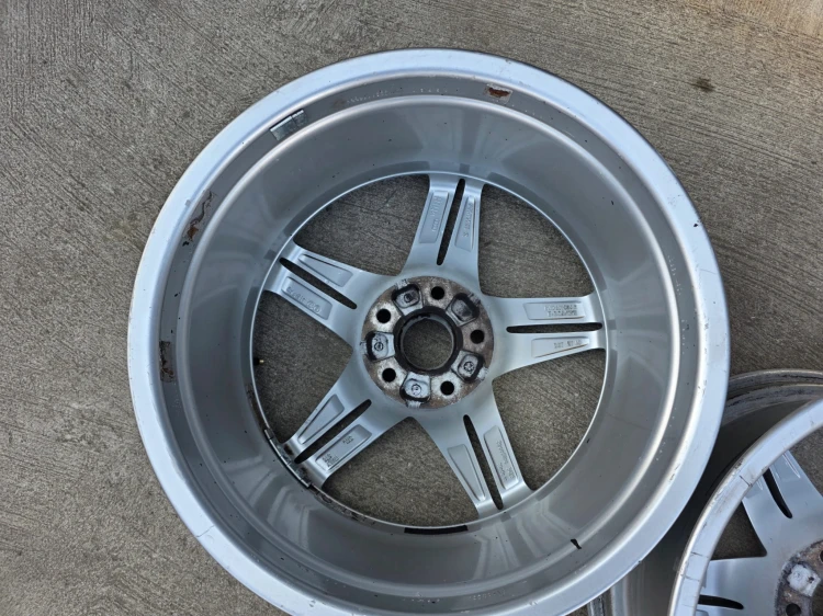 FELGA FELGI KOMPLET VW SKODA AUDI A4 B9 A5 8W 8.0J R18 ET40 8W0601025R 8/26