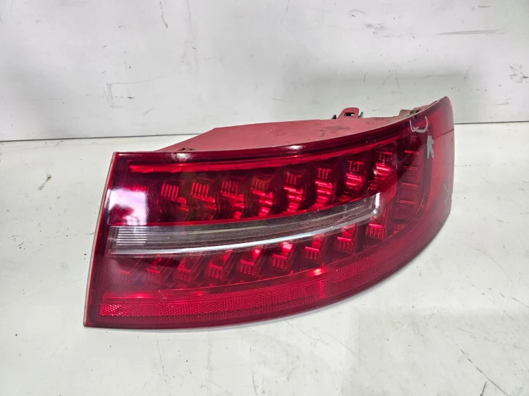 LAMPA PRAWY TYŁ W BŁOTNIK LED AUDI A6 C6 SEDAN LIFT 4F5945096J