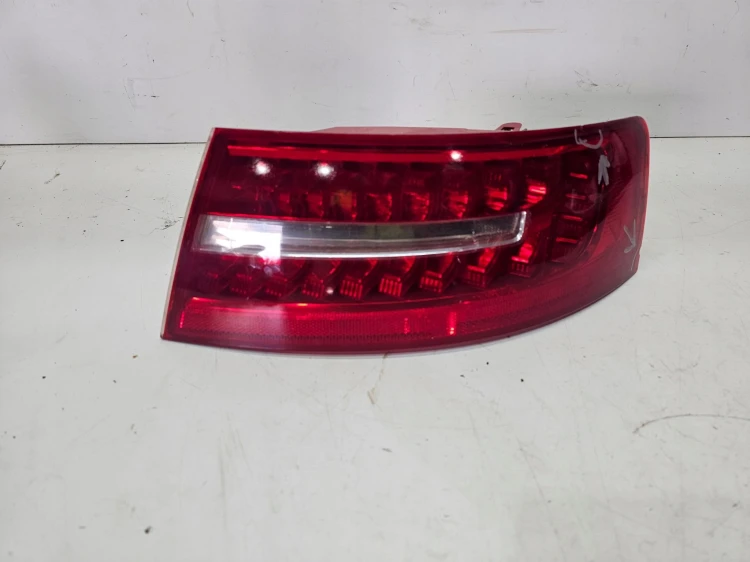 LAMPA PRAWY TYŁ W BŁOTNIK LED AUDI A6 C6 SEDAN LIFT 4F5945096J