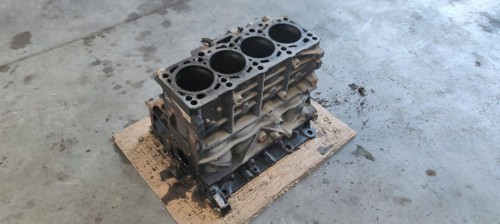BLOK SILNIKA AUDI A4 B7 A6 C6 2.0 TDI BRE 03G021A