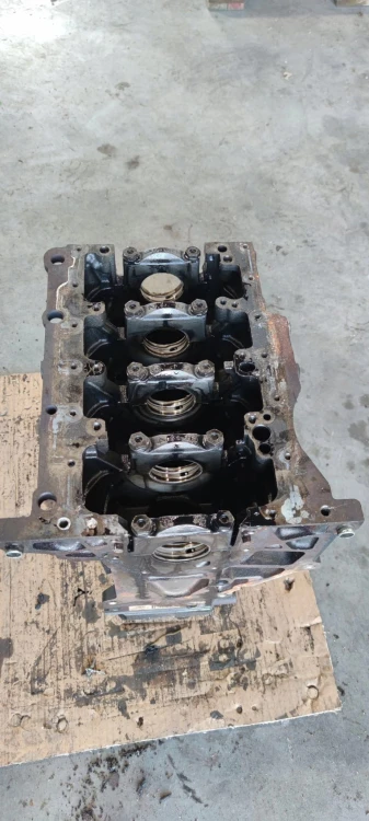 BLOK SILNIKA AUDI A4 B7 A6 C6 2.0 TDI BRE 03G021A