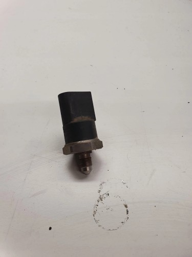 CZUJNIK CIŚNIENIA PALIWA AUDI VW SEAT 06D906051A