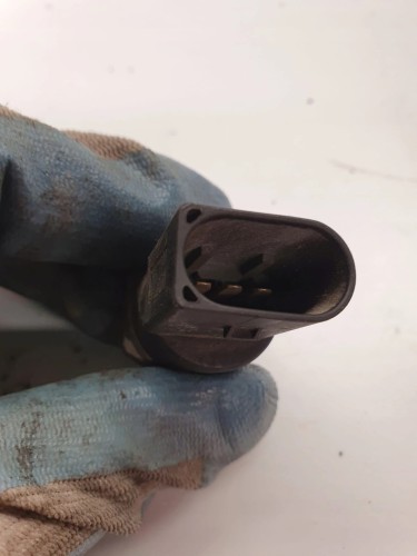 CZUJNIK CIŚNIENIA PALIWA AUDI VW SEAT 06D906051A