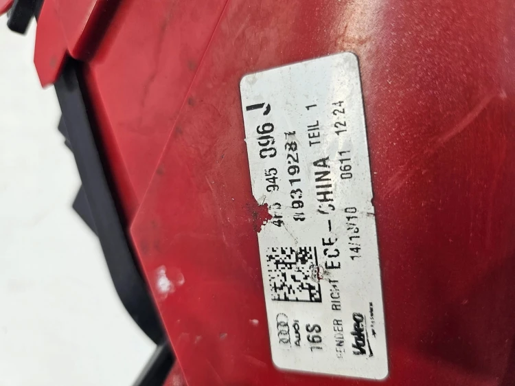 LAMPA PRAWY TYŁ W BŁOTNIK LED AUDI A6 C6 SEDAN LIFT 4F5945096J
