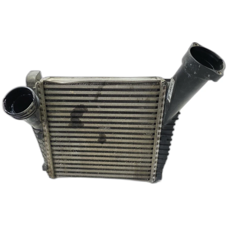 CHŁODNICA POWIETRZA INTERCOOLER PRAWY AUDI Q7 4L 4.2 TDI 7L0145804A