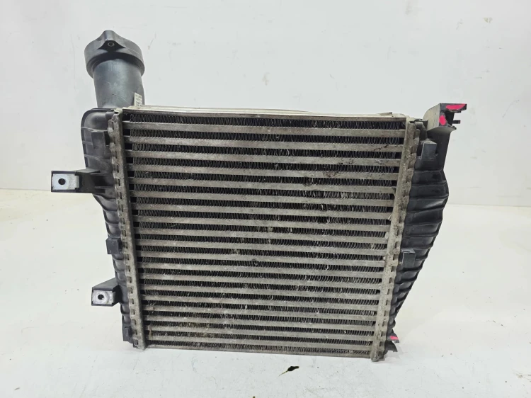 CHŁODNICA POWIETRZA INTERCOOLER PRAWY AUDI Q7 4L 4.2 TDI 7L0145804A