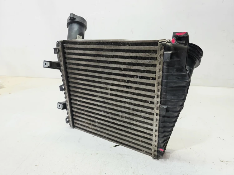 CHŁODNICA POWIETRZA INTERCOOLER PRAWY AUDI Q7 4L 4.2 TDI 7L0145804A